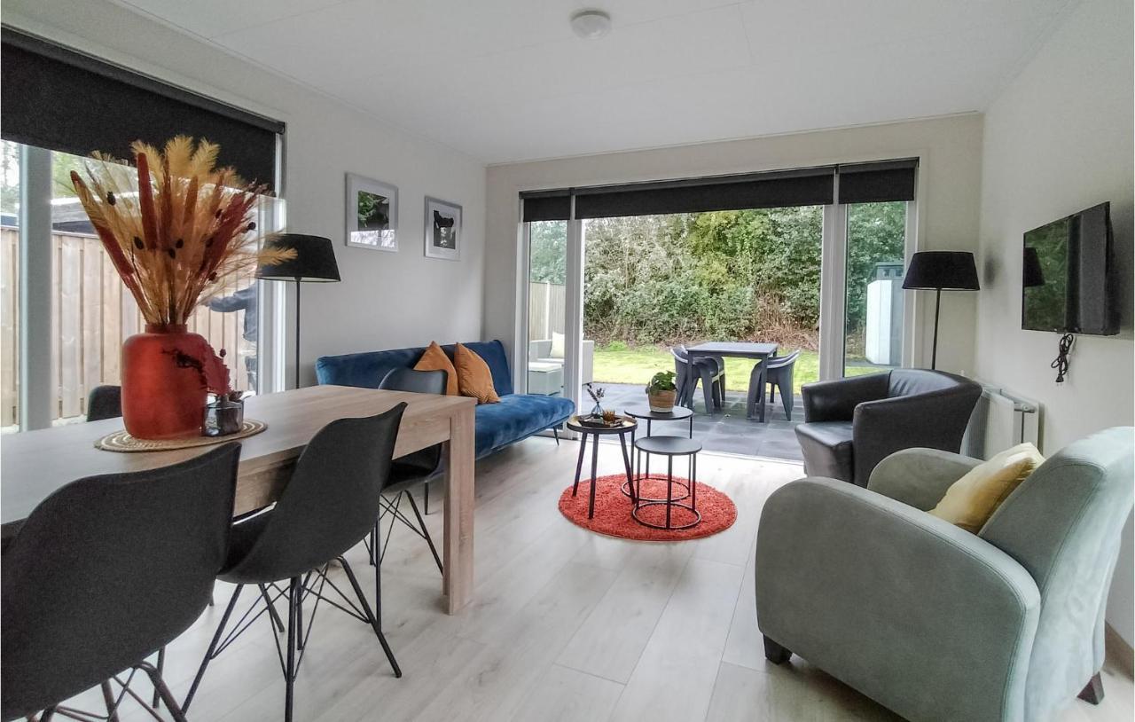 2 Bedroom Awesome Home In Heinkenszand Экстерьер фото