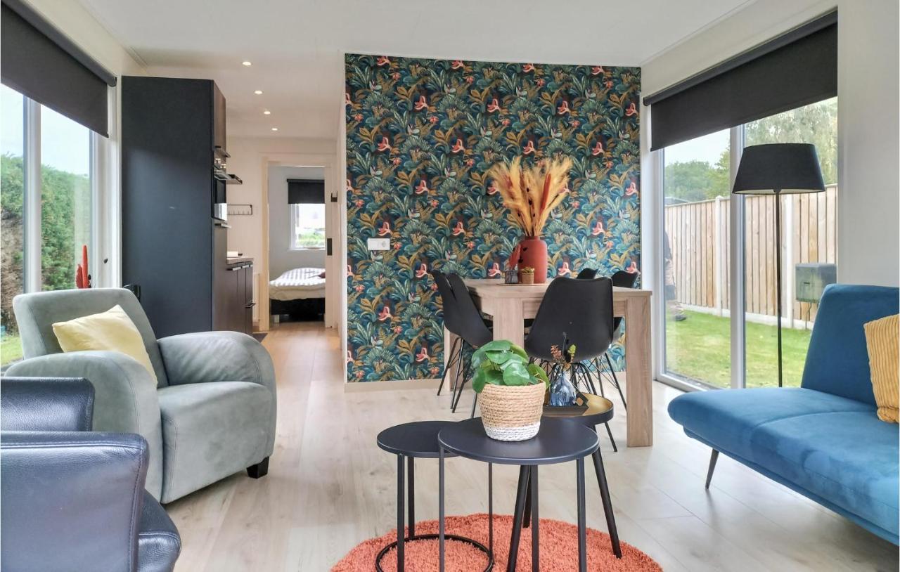2 Bedroom Awesome Home In Heinkenszand Экстерьер фото