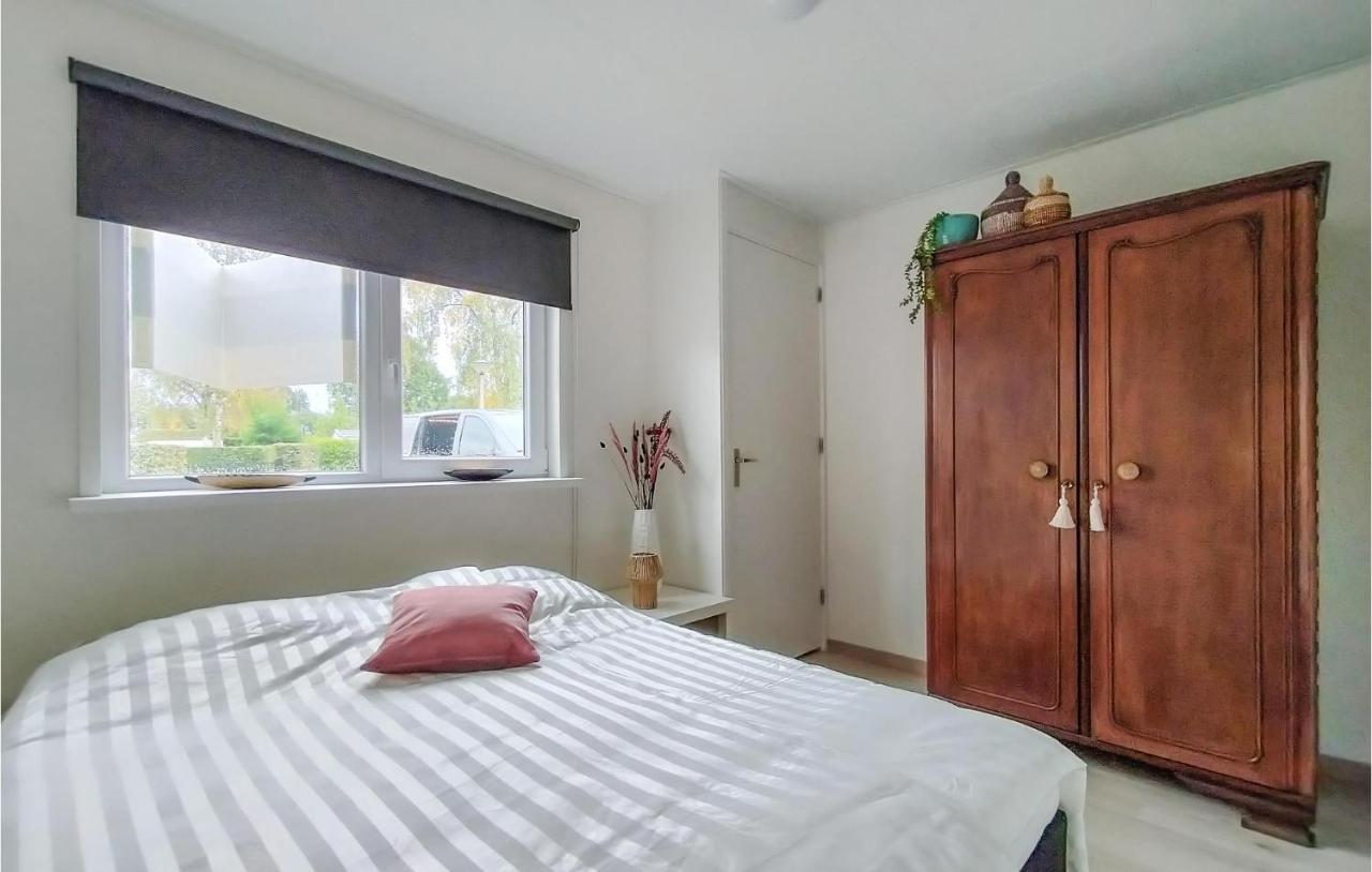 2 Bedroom Awesome Home In Heinkenszand Экстерьер фото
